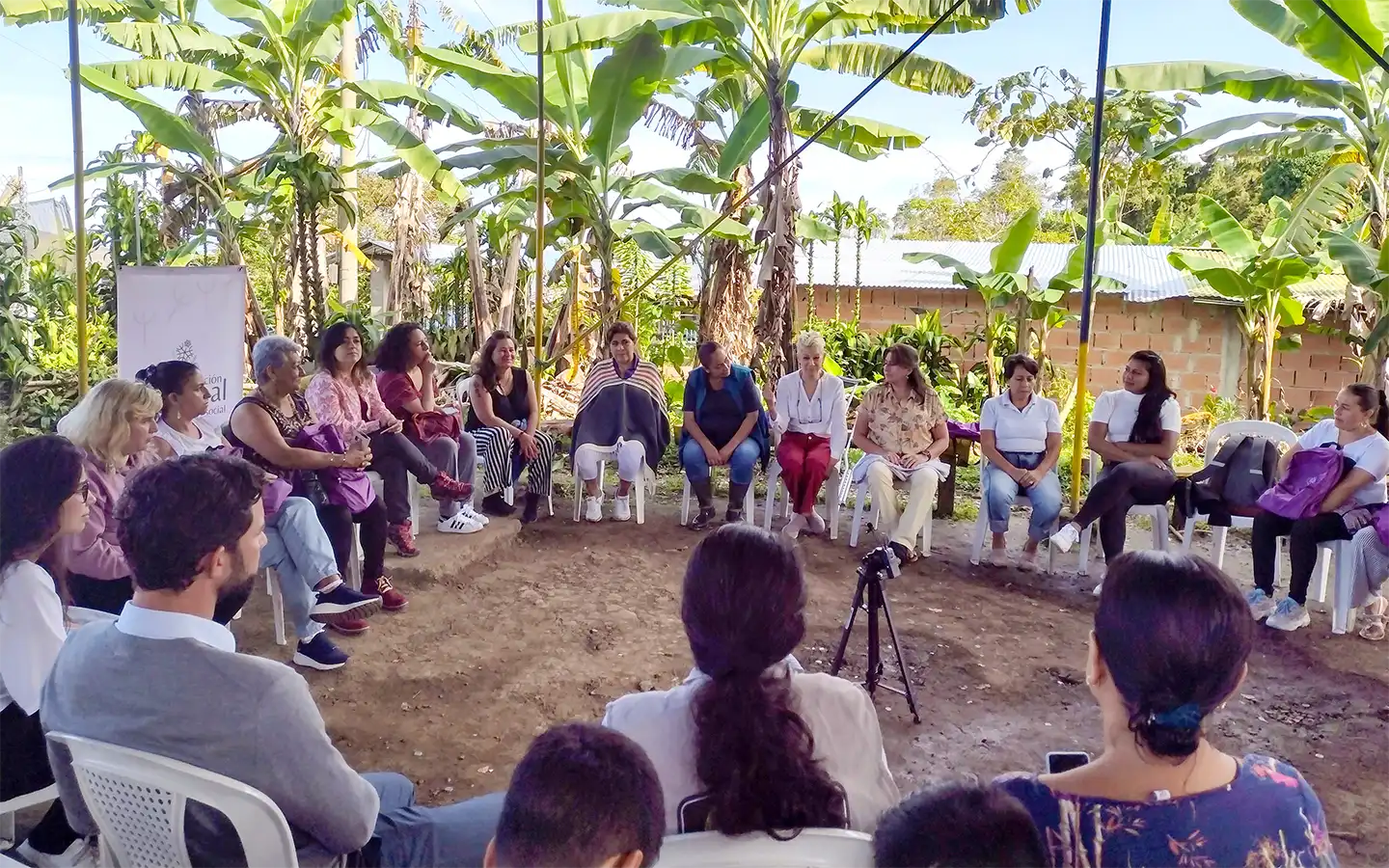 Mujeres Proyecto Diente de león VIOTÁ - Foto Ricardo Uribe Correa copia